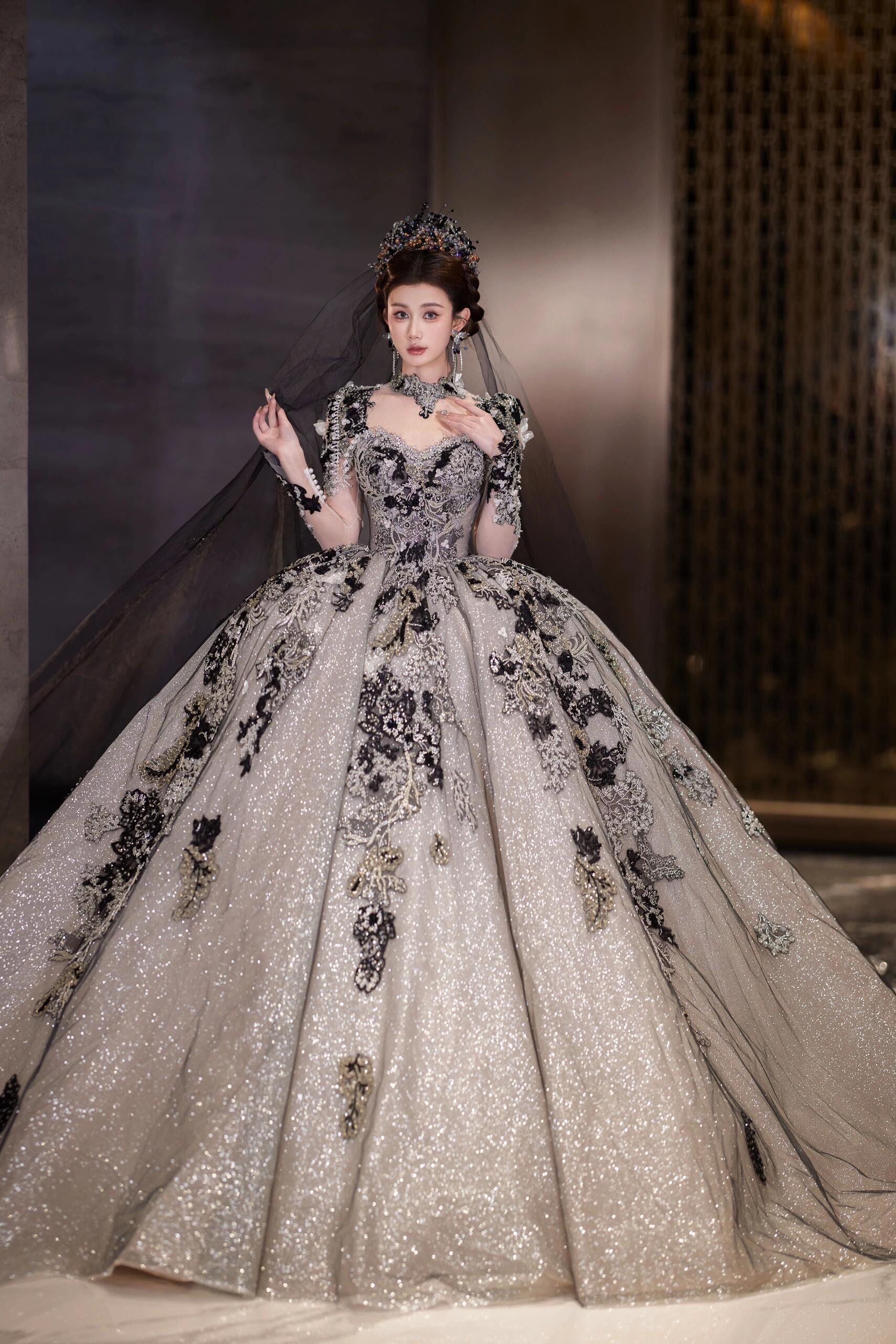 霸气女主黑婚纱 象征对爱情忠贞不渝水的爱情💓