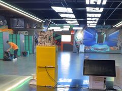 -极限PLAY运动娱乐新世界·团建派对表演休闲馆·室内高空游乐园