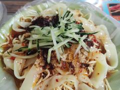 -艾力江和田馕坑烤肉店
