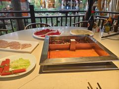 -二荆条·蜀鲜汇城市森林火锅