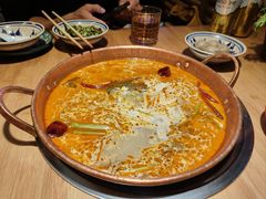 -洱火云南酸菜牛肉火锅(石景山当代商城店)