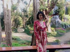 -Chom Cafe and Restaurant