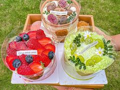 -顶东面包花园·生日蛋糕(世博店)