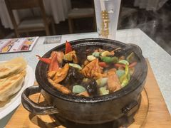 石锅腊八蒜肥肠-闫府私房菜·百年鲁菜(欧亚店)