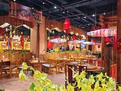 -老滇山寨•云南特色菜•地方菜•民族风情歌舞表演(金碧店)