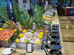 自助取餐区-大中华希尔顿酒店-念自助餐·嗨啤·小龙虾