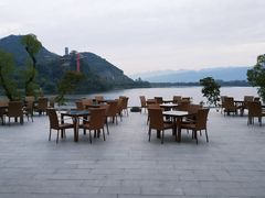 -英德宝晶宫天鹅湖茶语温泉