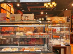 面包甜点陈列柜-黄远堂凤梨酥·伴手礼(中山路六店)