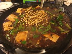 -鸿顺老铁锅美蛙鱼府(解放碑店)