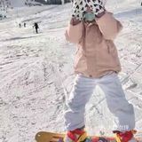 这个滑雪宝宝的笑容要融化我的心啦！