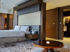 -上海虹桥西郊假日酒店