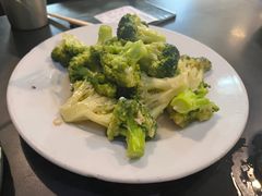 蒜蓉炒西蓝花-妈阁铭记澳葡美食