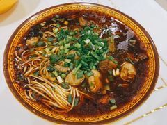 牛肉肥肠两掺-胥佳烧鸡公牛肉面馆