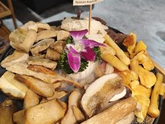 -一朵菌·野生菌探索家火锅(南亚店)