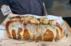 Waterfall Cheese Shrimp Hot Dog
