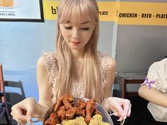 -BHC炸鸡(明洞总店)