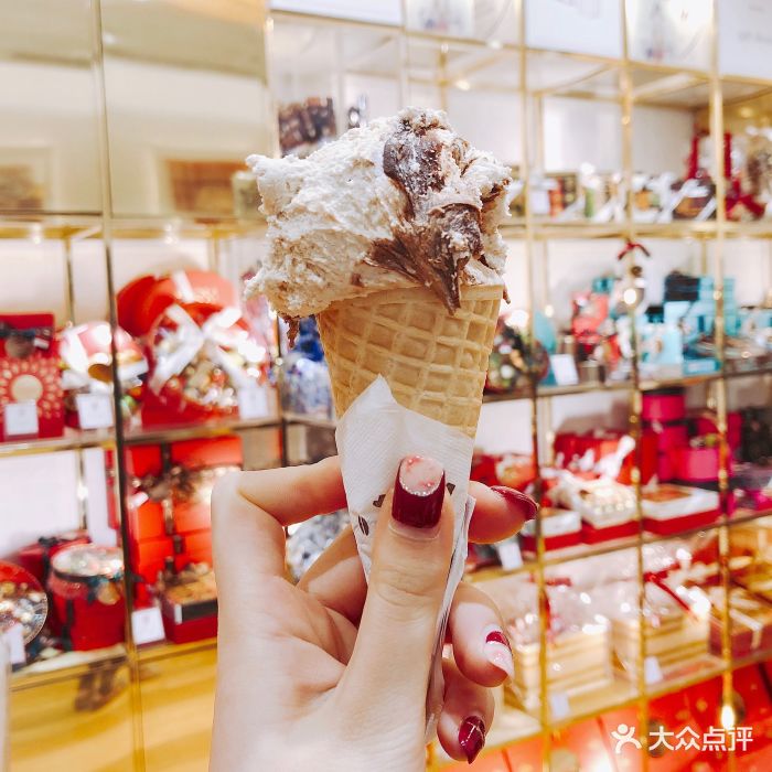 venchi(佛罗伦萨小镇奥莱店)榛子巧克力冰淇淋图片 - 第2张