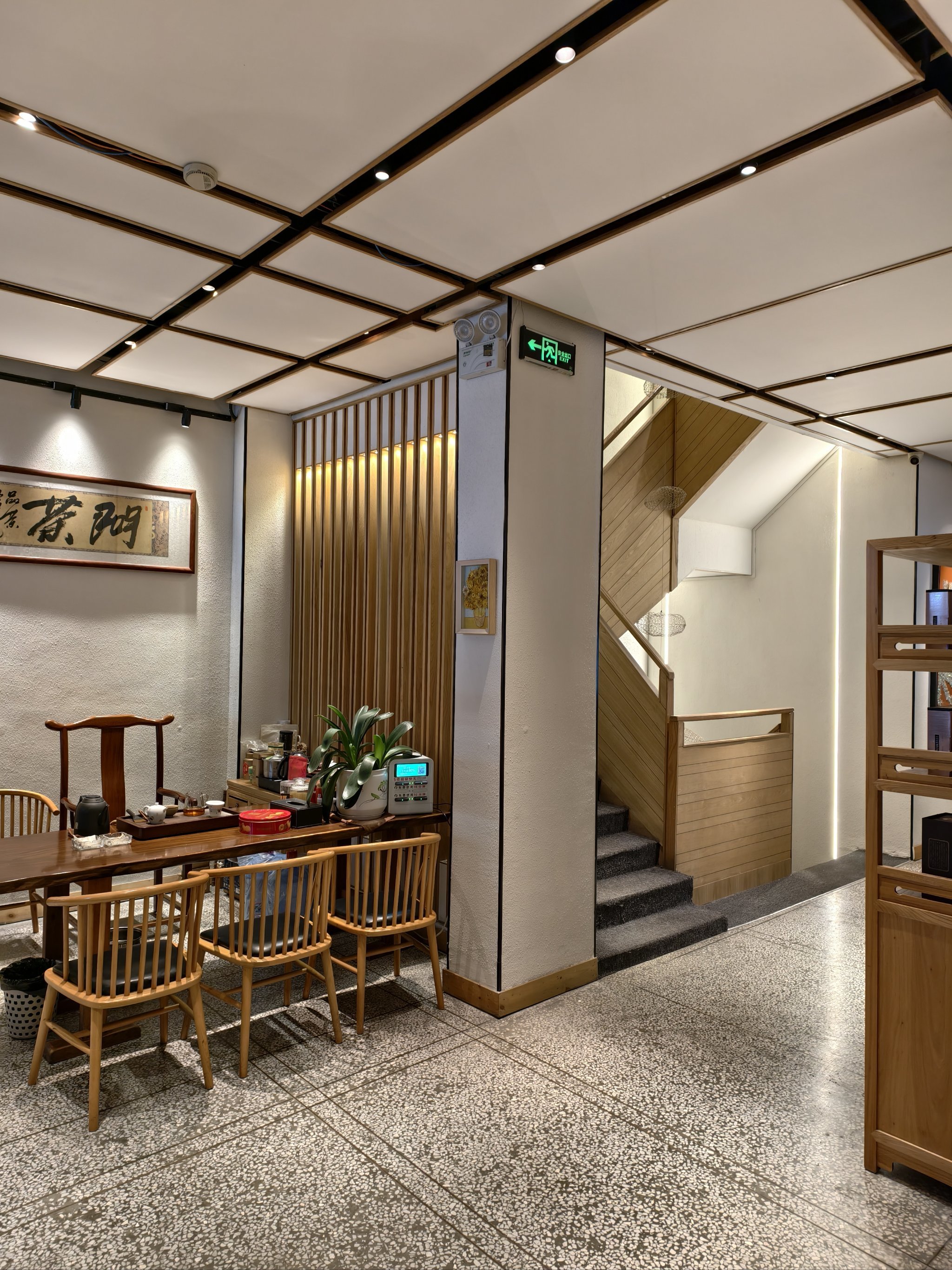 室内吃饭好去处