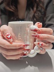 -丽心自助美甲美睫