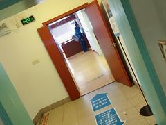 -上海大学附属上海和平眼科医院