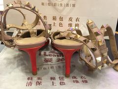 -爱革·奢品·鞋包·衣物·家居(金桥国际商业广场店)