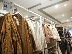 -优衣库(上海虹口龙之梦店)