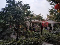 -茅草房·河畔园林火锅