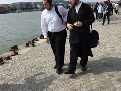 -多瑙河畔鞋履雕塑