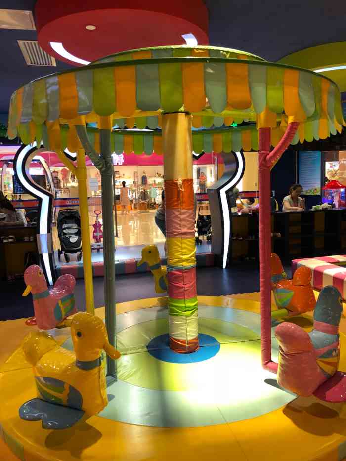 哈动园儿童乐园(紫荆广场店)-"室内有装的大金空气净化器,场地也挺