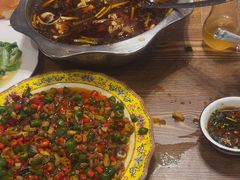 -乡土特色.冷锅鱼.牦牛肉汤锅