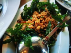 -Chom Cafe and Restaurant