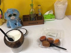 -志龙皇冠吃货椰子铺