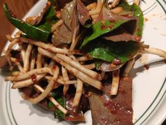 凉拌折耳根-云海肴·汽锅鸡·云南菜(天山百盛优客店)