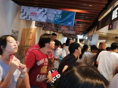 等位区-喜茶(上海正大广场店)