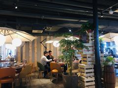 大堂-日进一片海.生腌海鲜火锅.宵夜烧烤(三里屯总店)