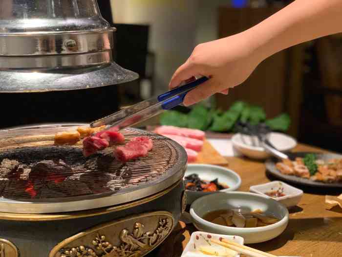 泥炉烧肉师(新街口金銮巷店)-"种草很久的烤肉店了,周一中午去的时候