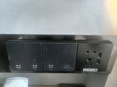 -上海虹桥中心爱琴海亚朵S酒店