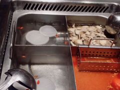-海底捞火锅鲜切牛肉主题店(长寿路店)