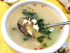 鳝骨豆腐芫茜汤-阿四台山黄鳝饭(东门店)