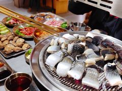 -围炉肉舍丹东海鲜烤肉·烤活鳗(步行街店)