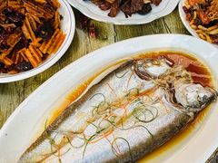 -丹水桥地锅鱼·翘嘴鲌·地方特色全鱼宴(丹江口大坝店)