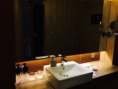 -西安大雁塔科技大学地铁站亚朵酒店