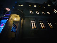 -Nathalie Djurberg与Hans Berg“牛皮纸包裹的月亮”-Prada荣宅当季展览