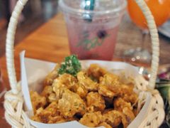 -Chom Cafe and Restaurant