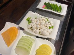 -大匠工房古船木艺术餐厅·猪肚鸡专门店(长白仙岛店)