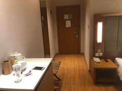 -全季酒店(重庆李子坝牛角沱地铁站店)
