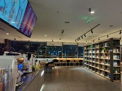 -魔方城市书房(中街益田店)