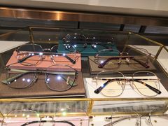 -宏宇眼镜蔡司依视路折扣店(兆佳眼镜城店)