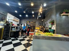-愉肴麻辣香锅(中山路店)