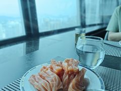 -亚洲国际大酒店·云顶阁旋转自助餐厅